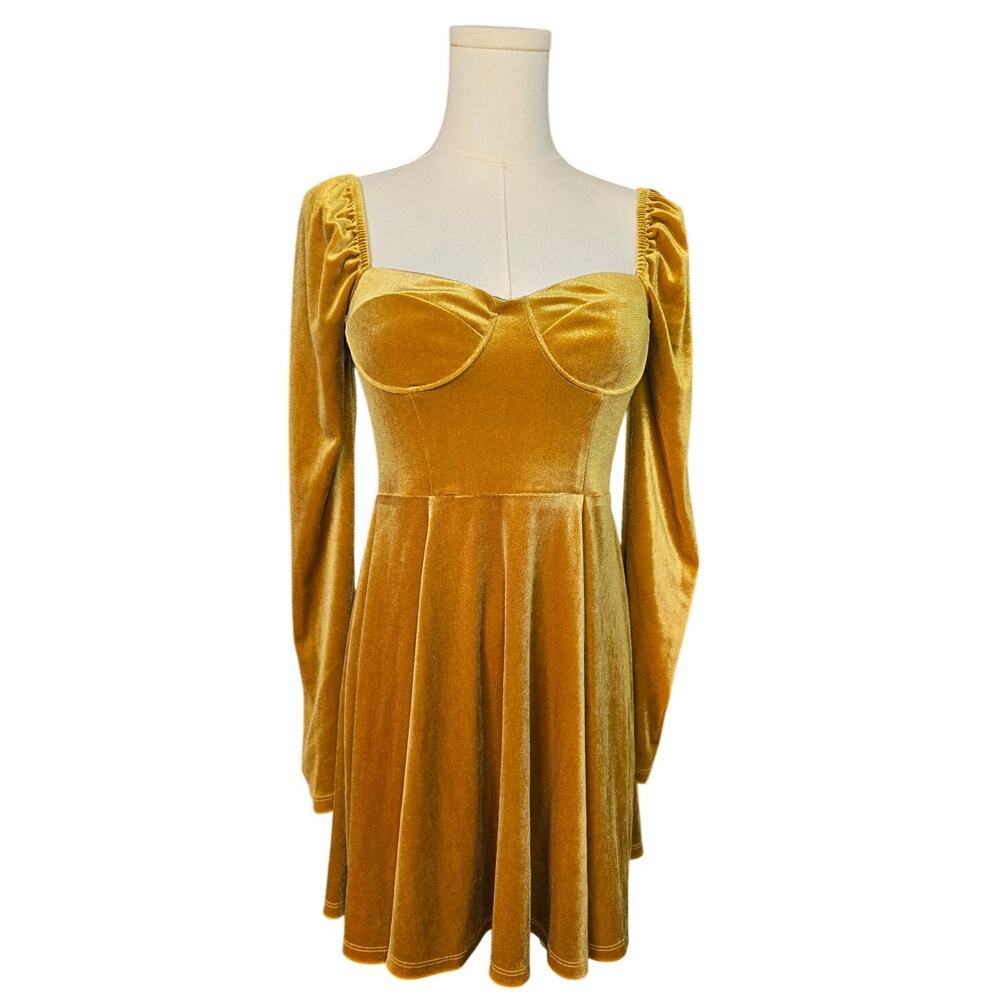 FOREVER 21 Gold Velvet Long-Sleeve Flowy Dress